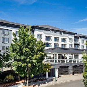 Courtyard By Marriott North Hotel