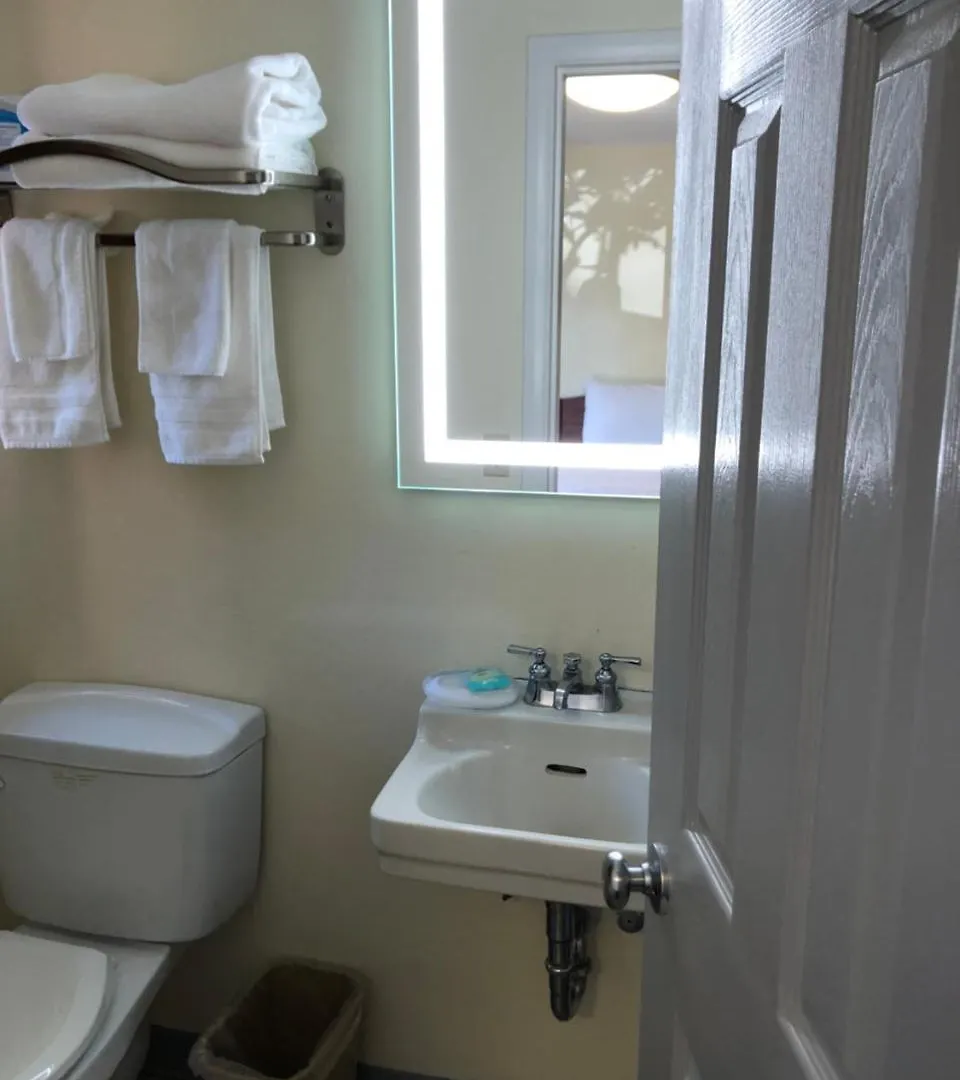 Monticello Motel Portland